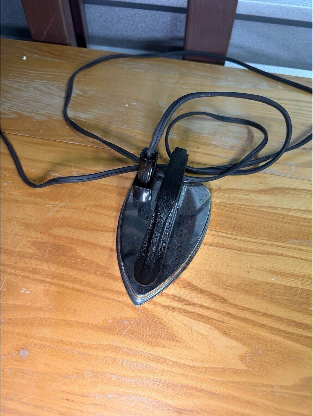VINTAGE VALIANT ELECTRONIC TRAVEL IRON - MOD 15/2319 115V